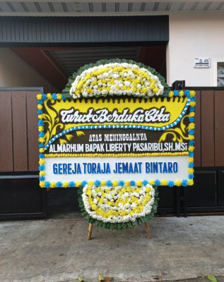 Papan Bunga Duka di Medan Baru